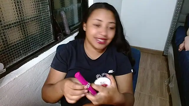 Snapshot of tatiana_wd chatting on 2, 10, 2025 tatiana wd online show from 2, 10, 2025