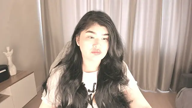 Snapshot of mia_lui chatting on 22, 7, 2026 mia lui online show from 22, 7, 2026