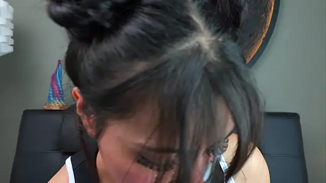 miss sharlotte18 online show from 23, 10, 2025