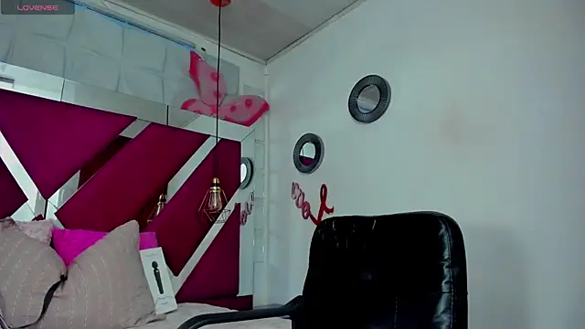Snapshot of Penelope_Tits chatting on 12, 12, 2024 Penelope Tits online show from 12, 12, 2024