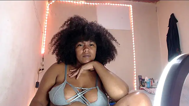 Snapshot of cherry_cleou chatting on 4, 3, 2026 cherry cleou online show from 4, 3, 2026