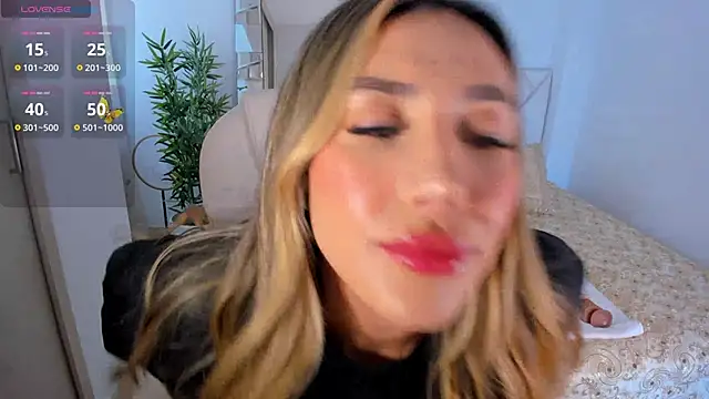 NiaBennet  online show from 1, 2, 2025