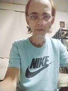 Snapshot of latinx44 chatting on 6, 8, 2026 latinx44 online show from 6, 8, 2026