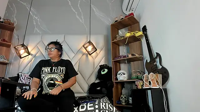 MirandaHaguen online show from 31, 1, 2025