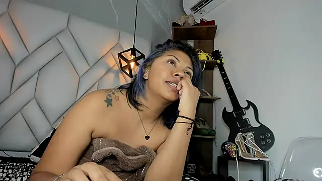 MirandaHaguen online show from 5, 2, 2025