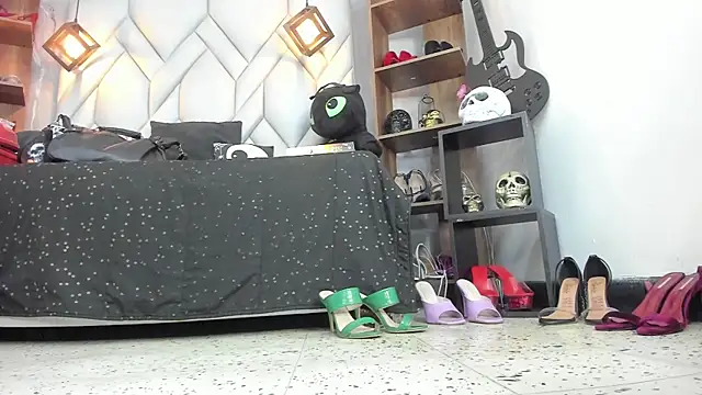 MirandaHaguen online show from 20, 12, 2025