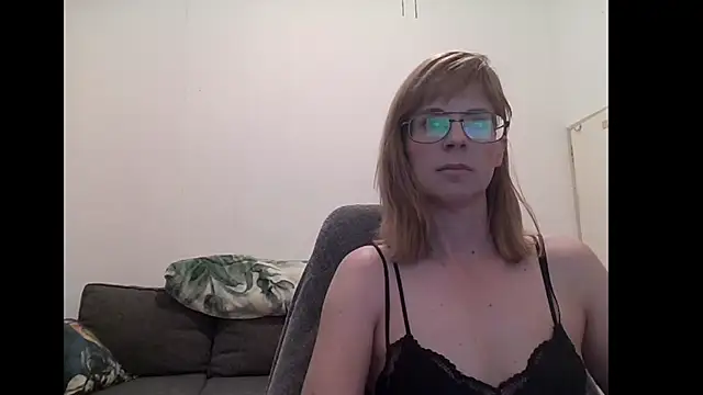 SavannaGirly online show from 8, 10, 2025