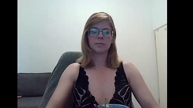 SavannaGirly online show from 18, 10, 2025