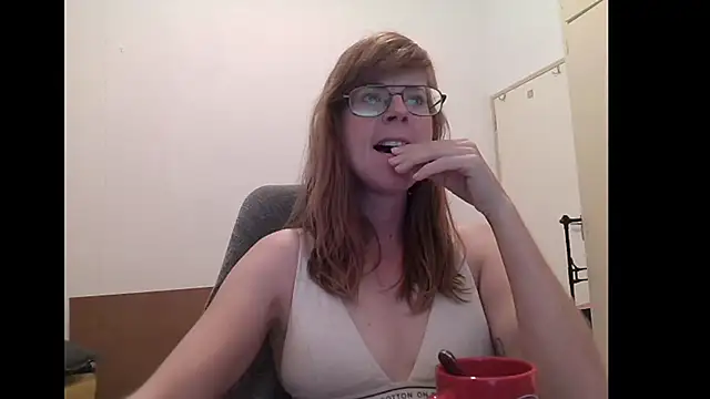 Snapshot of SavannaGirly chatting on 10, 6, 2026 SavannaGirly online show from 10, 6, 2026