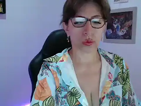 Chayla Ruiz online show from 13, 2, 2025