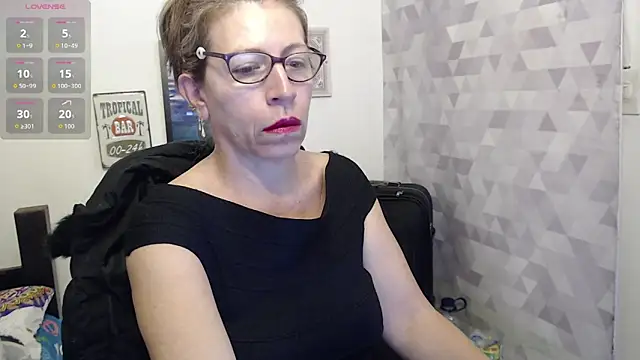 Chayla Ruiz online show from 8, 9, 2025