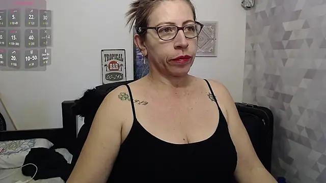 Chayla Ruiz online show from 22, 9, 2025