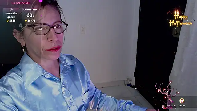 Chayla Ruiz online show from 12, 11, 2025