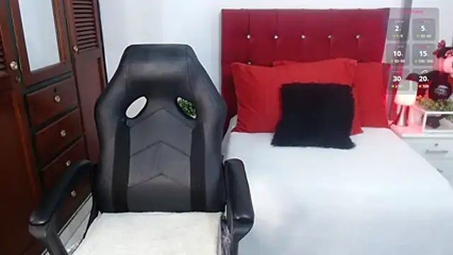 Snapshot of Wanda_Milf chatting on 13, 12, 2025 Wanda Milf online show from 13, 12, 2025