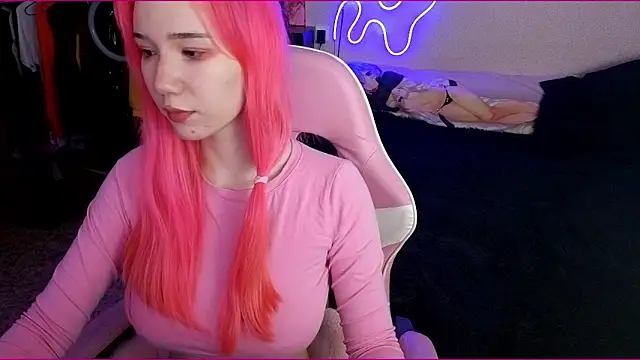 Maya Viola online show from 25, 10, 2025