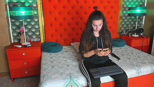 Snapshot of VallerieJones chatting on 19, 5, 2026 VallerieJones online show from 19, 5, 2026