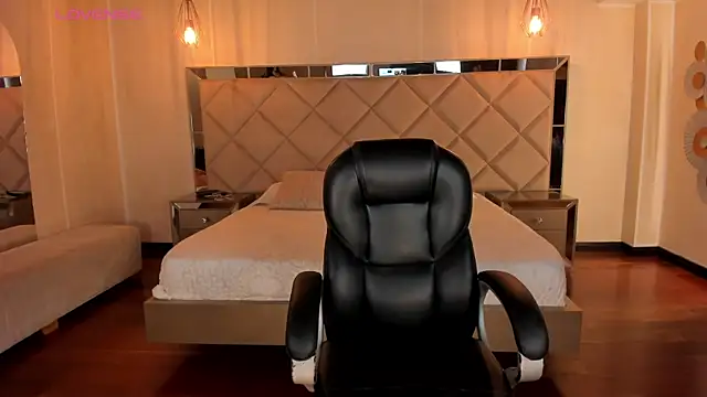 MaryLewis  online show from 10, 4, 2026