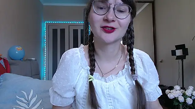 KiraGoldens online show from 21, 9, 2025