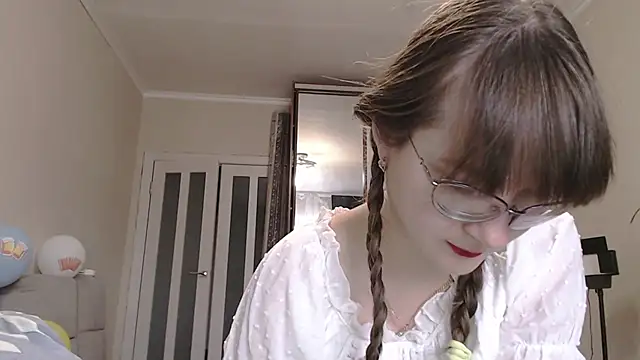 KiraGoldens online show from 22, 9, 2025