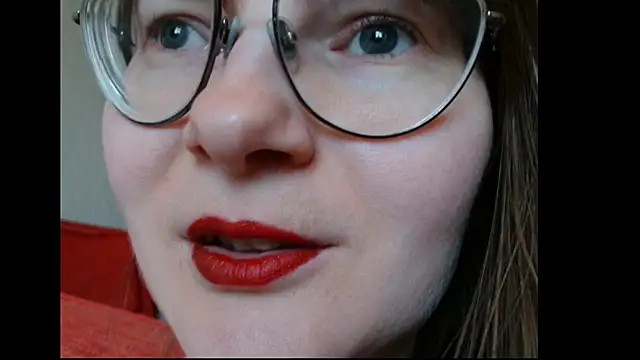 Snapshot of KiraGoldens chatting on 22, 5, 2026 KiraGoldens online show from 22, 5, 2026