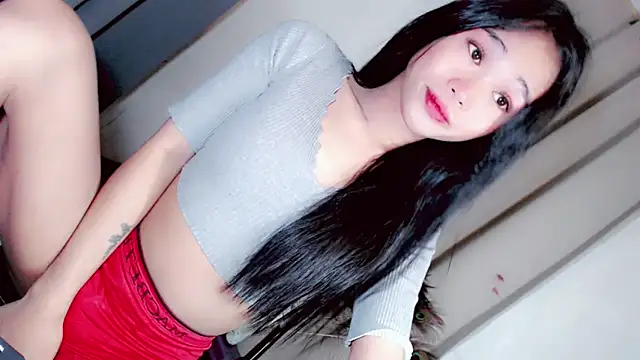 amomentoflust69 online show from 5, 2, 2026