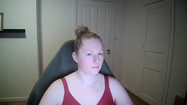 Girlnina-1995 online show from 26, 2, 2025