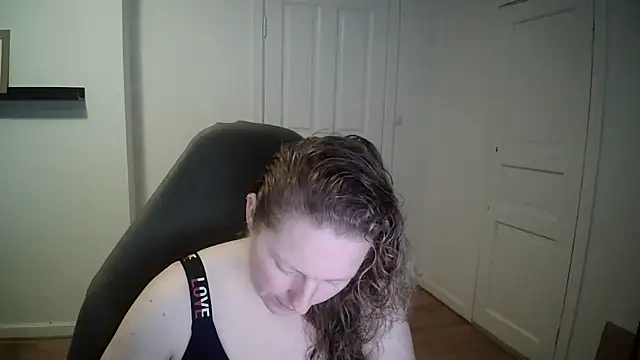 Girlnina-1995 online show from 4, 3, 2025