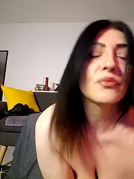 Snapshot of AryaSummersReal chatting on 12, 5, 2026 AryaSummersReal online show from 12, 5, 2026