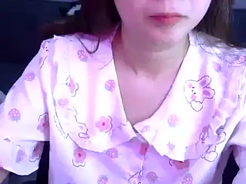 Snapshot of Bee_2k chatting on 4, 6, 2026 Bee 2k online show from 4, 6, 2026