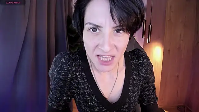 LorenDaze online show from 4, 3, 2025