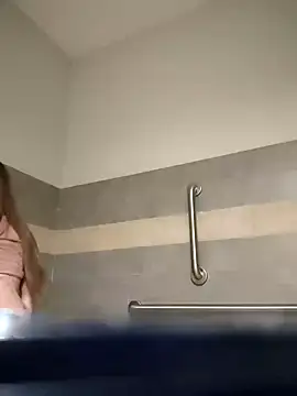 eatmeplease44 online show from 2, 1, 2025