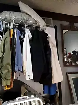 eatmeplease44 online show from 28, 1, 2025