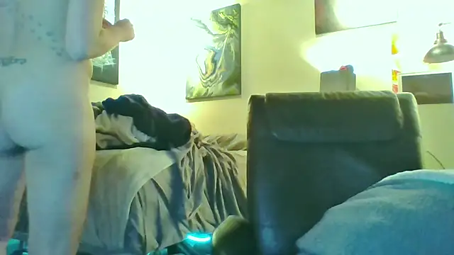 eatmeplease44 online show from 12, 11, 2025