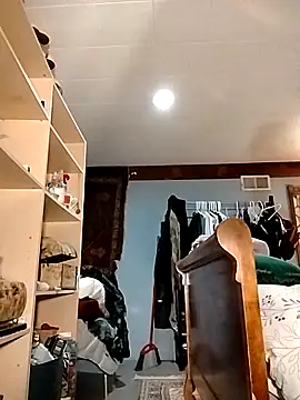 eatmeplease44 online show from 10, 2, 2026