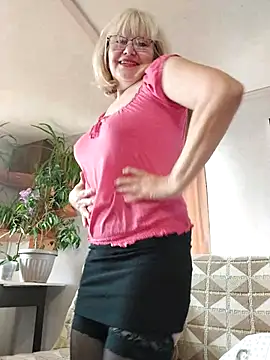 Snapshot of IrmaRose chatting on 14, 10, 2025 IrmaRose online show from 14, 10, 2025