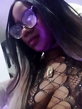 EmilyyRosee  online show from 15, 4, 2026