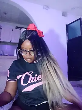 Snapshot of EmilyyRosee_ chatting on 16, 4, 2026 EmilyyRosee online show from 16, 4, 2026