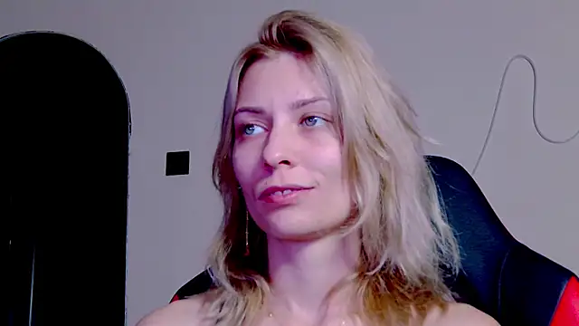 karo123421 online show from 4, 11, 2025