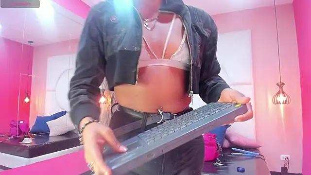 SilvanaCapelli online show from 23, 1, 2025