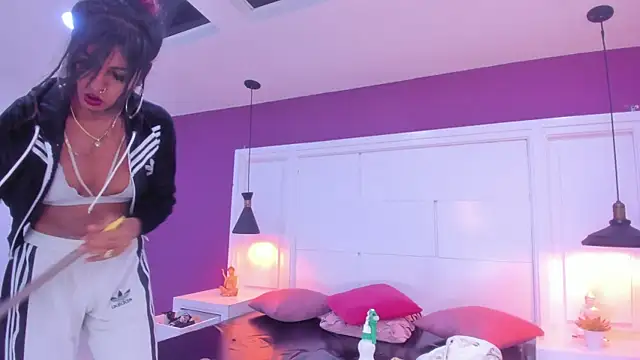 SilvanaCapelli online show from 1, 2, 2025