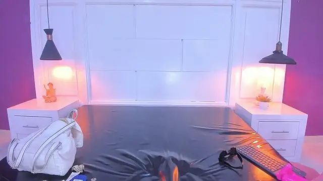 SilvanaCapelli online show from 22, 2, 2025