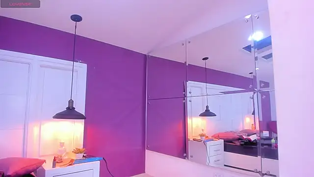 SilvanaCapelli online show from 9, 3, 2025