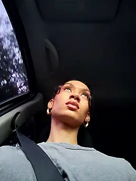 Leaberry online show from 8, 11, 2025