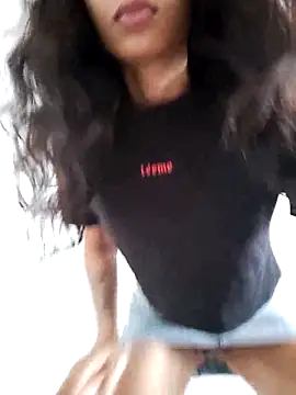 Snapshot of Leaberry chatting on 17, 12, 2025 Leaberry online show from 17, 12, 2025