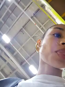 Snapshot of Leaberry chatting on 21, 2, 2026 Leaberry online show from 21, 2, 2026