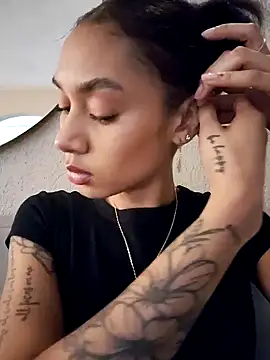 Snapshot of Leaberry chatting on 23, 2, 2026 Leaberry online show from 23, 2, 2026