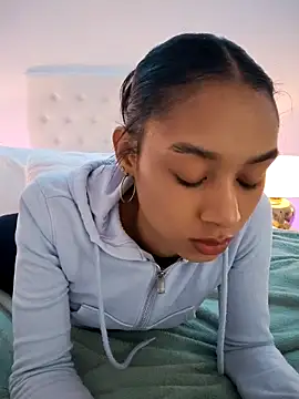 Snapshot of Leaberry chatting on 25, 2, 2026 Leaberry online show from 25, 2, 2026