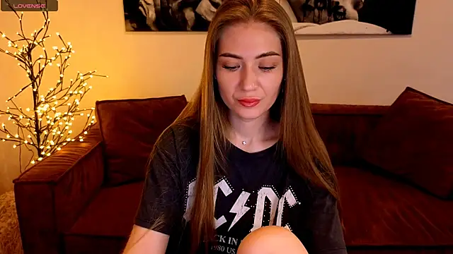 Snapshot of Adelyna_Bird chatting on 9, 7, 2026 Adelyna Bird online show from 9, 7, 2026