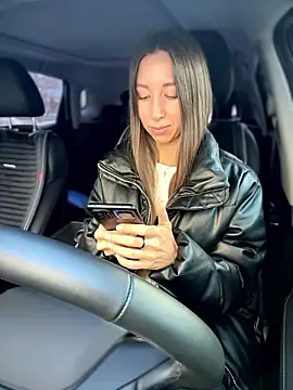 Snapshot of EvaCatt chatting on 6, 12, 2024 EvaCatt online show from 6, 12, 2024