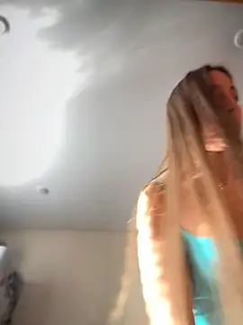 Snapshot of EvaCatt chatting on 19, 12, 2024 EvaCatt online show from 19, 12, 2024